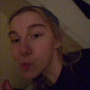 Meet your Posher, Cami